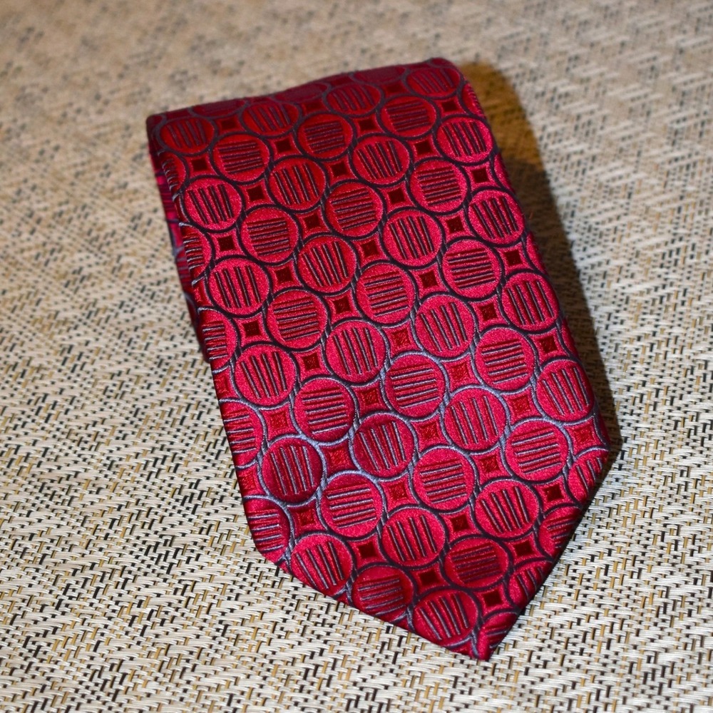 Charvet Silk Necktie Mens OS Red Grey Geometric Circles Made in France Excellent